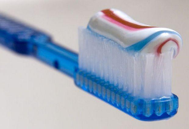 Как выбрать зубную пасту и щетку? Учимся основам «мастерства»