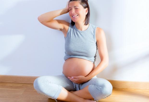 Мигрень при беременности: как избежать головной боли