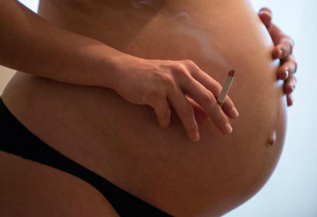 Курение во время беременности вызывает изменения ДНК у ребенка