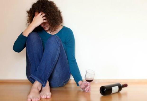 Ученые доказали, что трудоголики чаще становятся алкоголиками