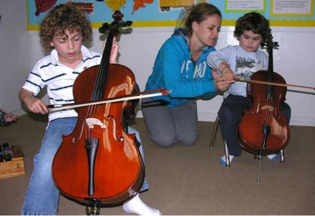 Дополнительные музыкальные занятия меняют отношение детей к школе