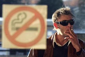 Власти Санкт-Петербурга запретят курение в общественных местах