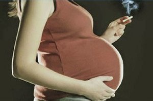 Курение во время беременности приводит к потере слуха у подростков