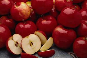 Кожура красных яблок тормозит развитие раковых клеток