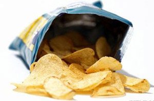 В ожирении британских детей виноваты большие упаковки жареной картошки