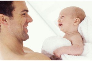 Родительский инстинкт у отцов может быть сильнее, чем у матерей