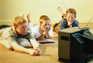Реклама в детских телепередачах несет в себе угрозу для здоровья детей
