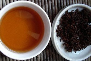 Черный чай минимизирует последствия неправильного питания