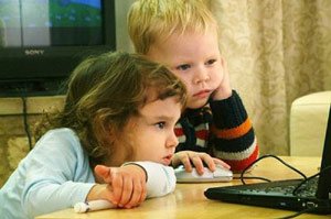 Пятилетние дети уже находятся в зависимости от интернета
