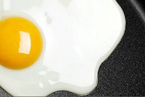Яичный завтрак убережет от переедания