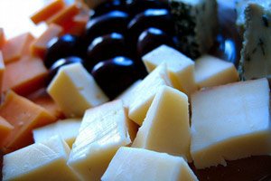 Икра, сыр и шоколад – лучшие средства от стресса