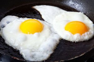 Яйца на завтрак активизируют головной мозг