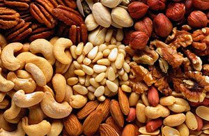 При недоборе массы тела помогут орехи