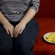 Ученые назвали причину ожирения молодых людей после 20 лет