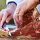 Употребление мяса увеличивает вероятность наступления болезни Альцгеймера