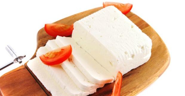 Ученые подтвердили пользу козьего сыра