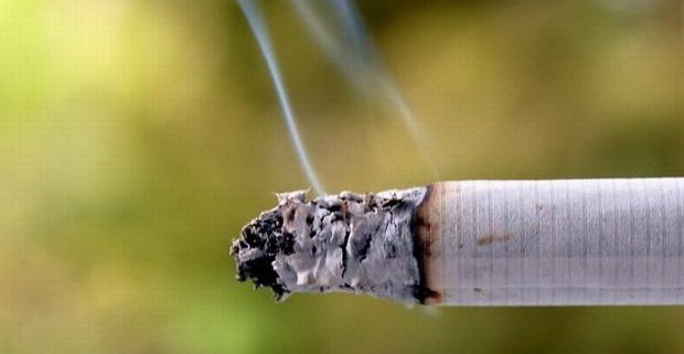 Детское насилие влияет на привычку курить
