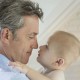 Количество мутаций ребенка зависит от возраста отца, выяснили ученые