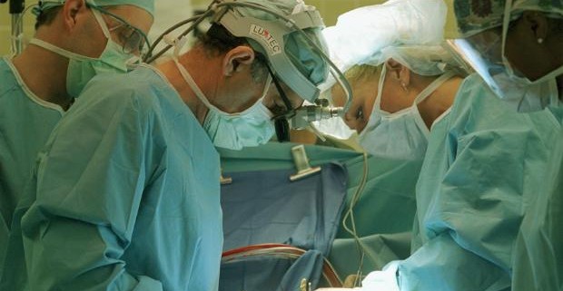 Во Франции проведена первая в мире пересадка искусственного сердца