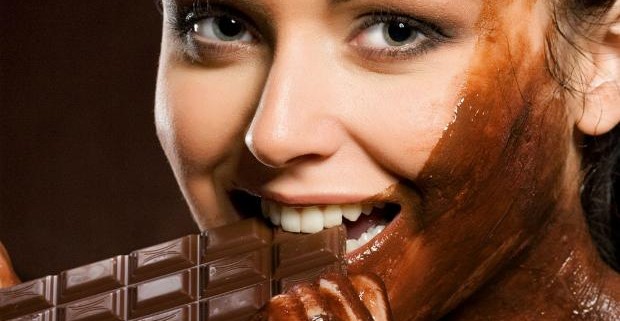Особенности мозга заставляют людей есть вкусную, но вредную пищу
