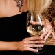 Установлены современные причины женской тяги к алкоголю
