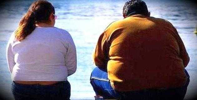 Ученые назвали глупую причину ожирения среди мужчин