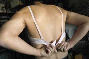 Рост груди у мужчин (гинекомастия)