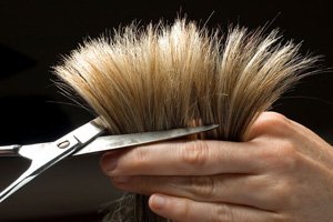 Обрезание волос